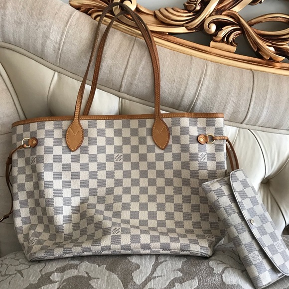 Louis Vuitton Handbags - 💯%Louis Vuitton MM Damier Azur bag Good condition